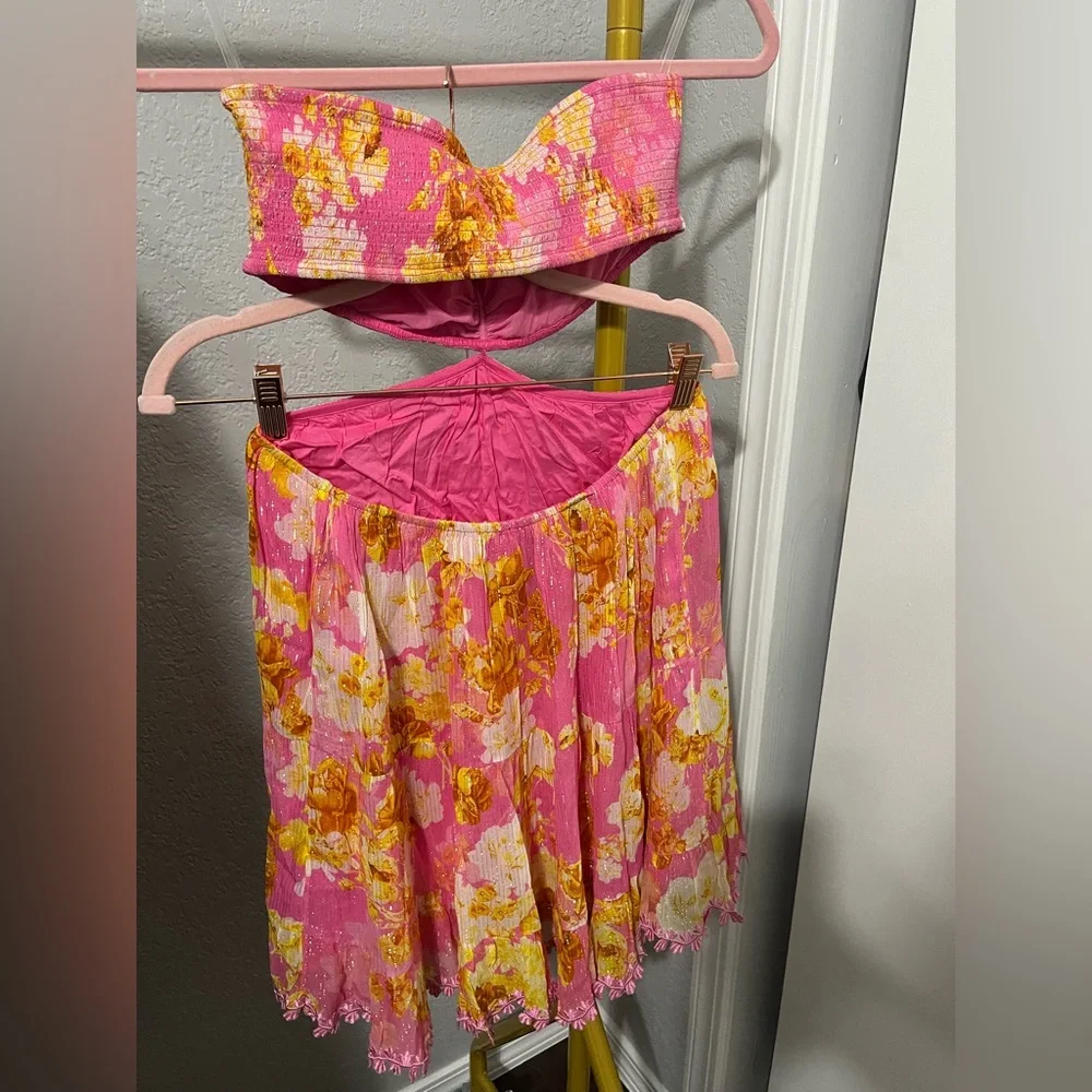 HEMANT & NANDITA Pink Floral Strapless Mini Dress - Picture 4 of 7